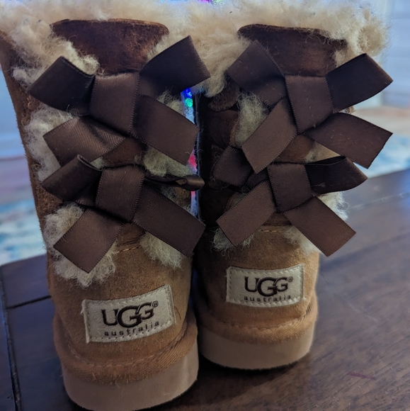 Toddler uggs size 8 - Picture 2 of 2